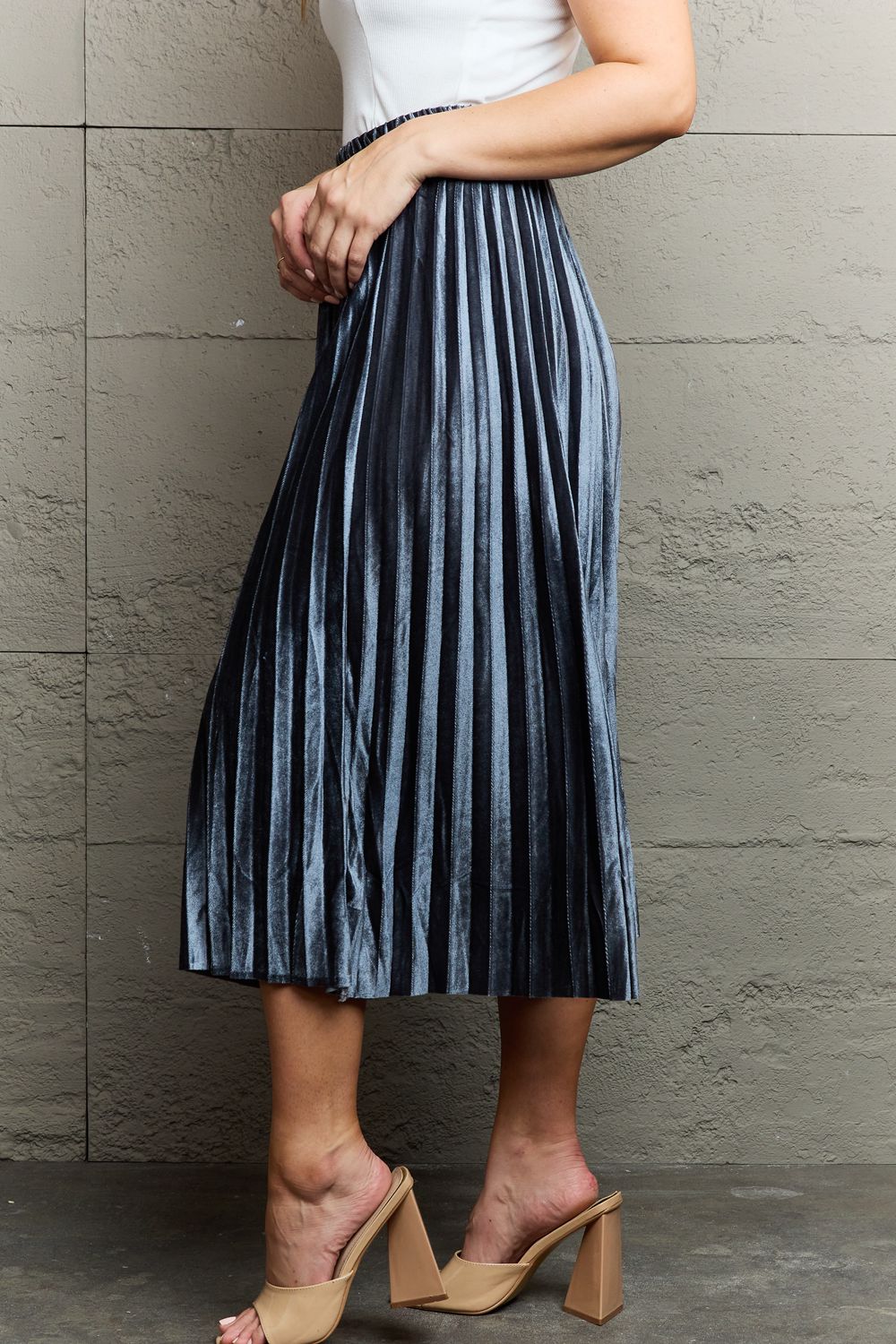 Pleated Flowy Midi Skirt